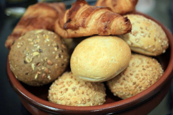 Sortimento Mini Tamanho Fresco Pão Tamanho Mordida Mesa Café Manhã — Fotografia de Stock