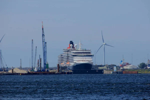 Ijmuiden Paesi Bassi Giugno 2017 Regina Vittoria Cunard Sul Canale — Foto Stock