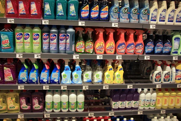 Haarlem Holanda Maio 2016 Vários Produtos Limpeza Detergentes Supermercado Texto — Fotografia de Stock