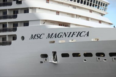 Velsen, Hollanda - 5th Temmuz 2018: Msc Magnifica Kuzey Denizi kanal, Msc Cruises tarafından işletilmektedir. Ayrıntı adı