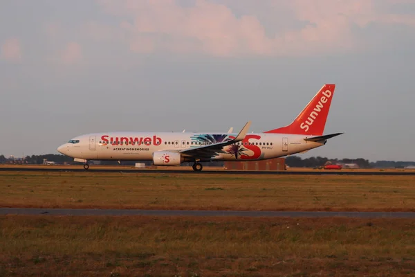 阿姆斯特丹荷兰 2018年7月26日 Hsj Transavia 737 800 Sunweb 制服起飞从 Polderbaan 阿姆斯特丹机场 — 图库照片