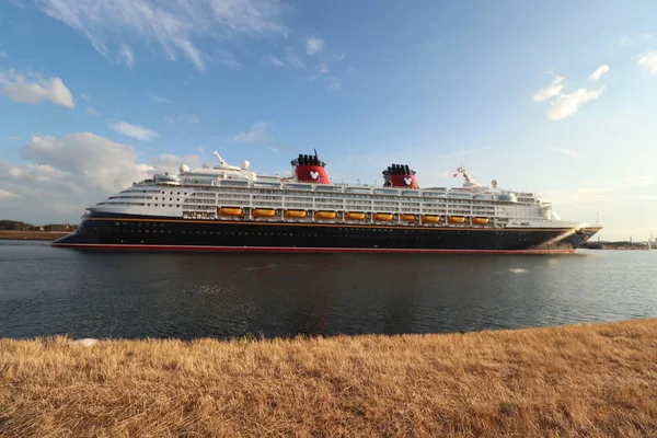 Ijmuiden Nederland Juli 2018 Disney Magic Verlaten Noordzee Lock Ijmuiden — Stockfoto