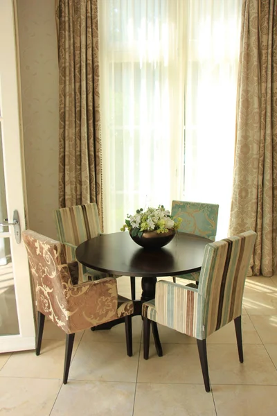 Luxuriöses Esszimmer Tisch Und Stühle — Stockfoto