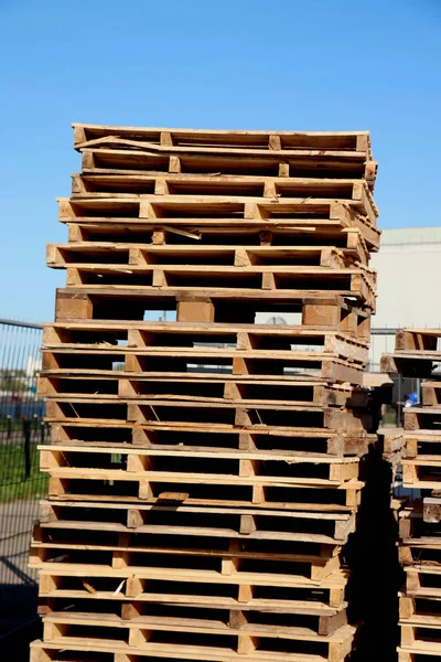 Stapel Von Transportpaletten Aus Holz Standardgröße — Stockfoto