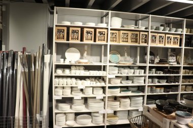 Haarlem, Hollanda - 6th Ekim 2018: bir ev dekorasyon mağazası ekranda çeşitli ev aksesuarları