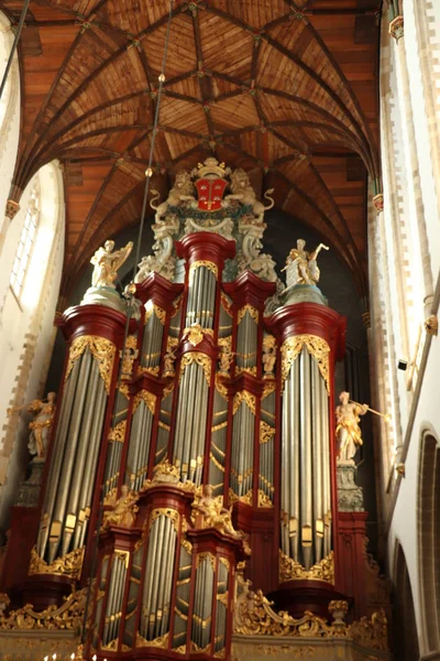 荷兰哈莱姆 2018年10月6日 荷兰哈莱姆 Bavokerk 的管风琴幕墙 它是由阿姆斯特丹管风琴建设者基督教米勒和莫扎特在1766年发挥 — 图库照片