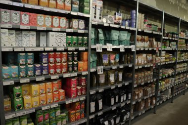 Haarlem, Hollanda, 6th Ekim 2018: sürdürülebilir bakkal dükkanı ekolojik ve biyolojik ürünler