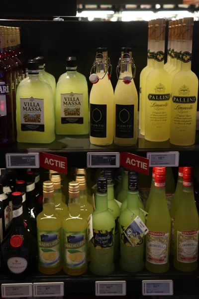 Beverwijk Holandia Października 2018 Sklep Monopolowy Napojów Alkoholowych Butelkach Tagi — Zdjęcie stockowe