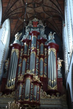 Haarlem, Hollanda - 6 Ekim 2018: Sint-Bavokerk ayında Haarlem, Hollanda, boru organ Faade. Amsterdam organ Oluşturucu Christian Muller tarafından inşa edilmiş ve Mozart tarafından 1766'da oynadı.
