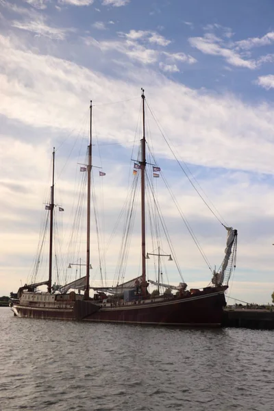 Enkhuizen Holanda Outubro 2018 Navios Tradicionais Holandeses Navegam Porto Enkhuizen — Fotografia de Stock