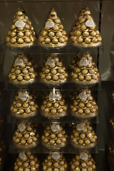 Beverwijk Paesi Bassi Ottobre 2018 Confezioni Regalo Natalizie Ferrero Rocher — Foto Stock