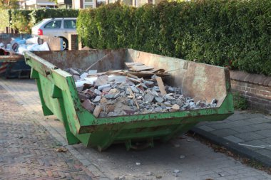 Yüklendi çöplüğü veya bertaraf bin bir şantiye yakınındaki