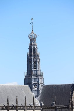 Haarlem, Hollanda - 8th Temmuz 2018: Saint Bavo Kilisesi, bir reform Protestan Haarlem şehir merkezi. Ayrıntı Kulesi