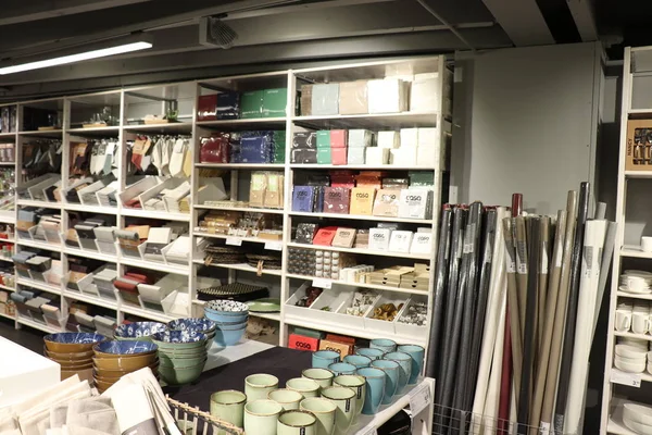 Haarlem, Hollanda - 6th Ekim 2018: bir ev dekorasyon mağazası ekranda çeşitli ev aksesuarları