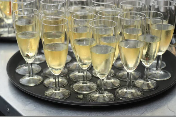 Glas Champagne Bricka Serveras Bröllopsfest — Stockfoto