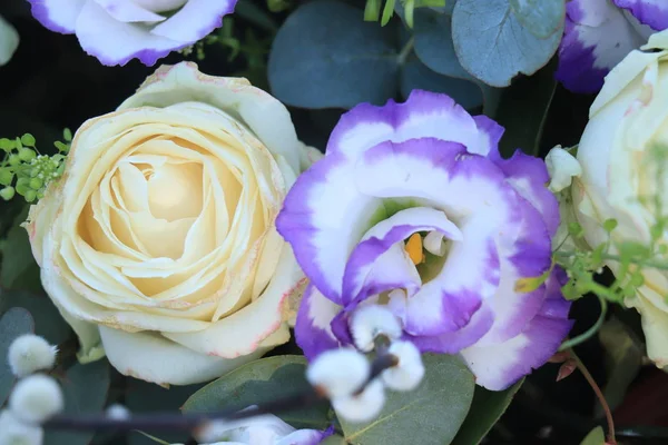 Bouquet da sposa in bianco e blu — Foto Stock