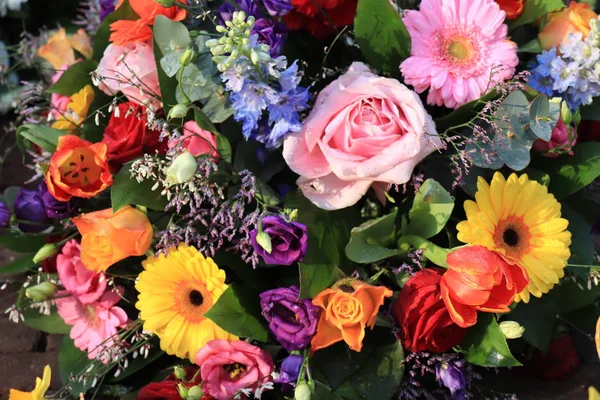 Kleurrijke bruiloft bloemen — Stockfoto