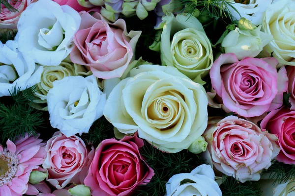 Flores de boda mixtas —  Fotos de Stock