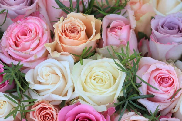 Smíšené růžové růže — Stock fotografie