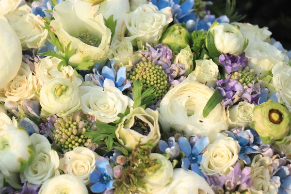 Flores de boda blancas y azules — Foto de Stock