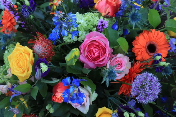 Kleurrijke bruiloft bloemen — Stockfoto