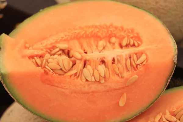 Melons at a market — Stock Photo, Image