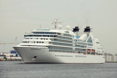 Velsen, Hollanda - mei 10th 2016: Seabourn Quest