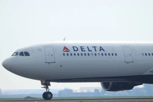 Amsterdam Nederland-22 april 2019: N830nw Delta Air Lines Airbus A330-300 — Stockfoto