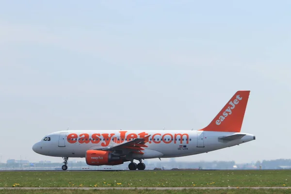 Ámsterdam Países Bajos - 22 de abril de 2019: OE-LKN easyJet Europe Airbus A319-100 —  Fotos de Stock