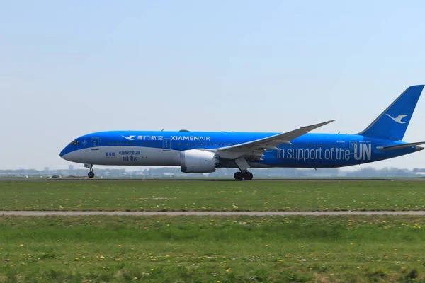 네덜란드 암스테르담 - 2019년 4월 22일: B-1356 샤먼 항공 보잉 787-9 드림라이너 — 스톡 사진