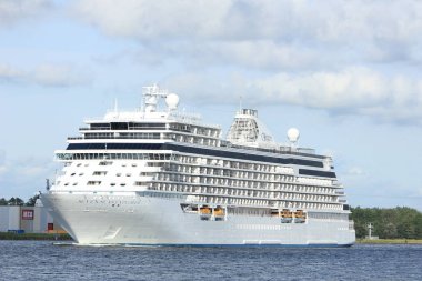 Velsen, Hollanda - 16 Haziran 2017: yedi denizler Explorer - Regent Cruises