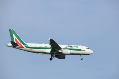 Amsterdam Hollanda - 7 Temmuz 2017: Ei-Dsd Alitalia Airbus A320-200