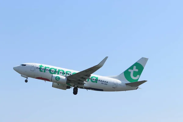 Amsterdam Nederländerna-22 april, 2019: pH-XRD Transavia Boeing 737 — Stockfoto