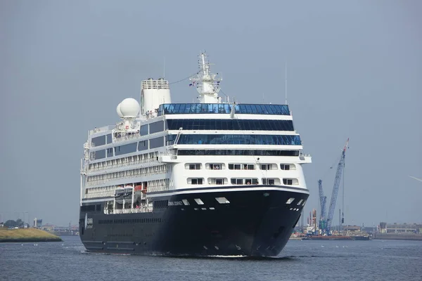 荷兰-2017 年 6 月 20 日，Velsen: Azamara 之旅 — — Azamara 俱乐部邮轮 — 图库照片