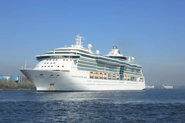 Velsen, Hollanda - Nisan, 20 2018: Ms Brilliance of the Seas