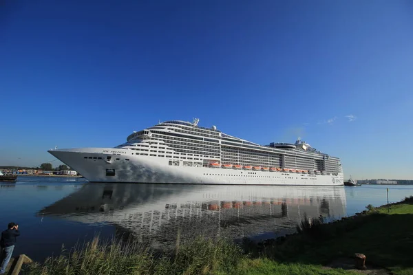 Velsen, Nederländerna - 23 september 2017: Msc Preziosa — Stockfoto