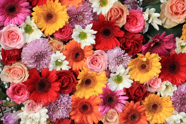 Colorido arreglo de flores de boda —  Fotos de Stock