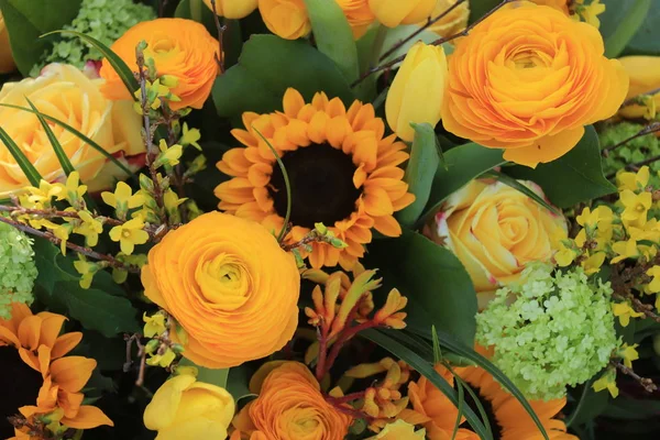 Flores amarelas do casamento — Fotografia de Stock