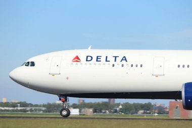 Amsterdam Hollanda - 24 Mayıs 2019: N830nw Delta Air Lines Airbus A330-300