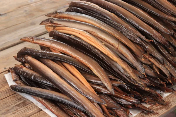 Fresh smoked eel — Stock Photo, Image