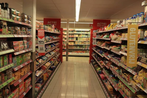 Heemstede, Países Bajos - 26 de mayo de 2019: interior del supermercado — Foto de Stock