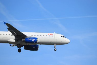 Amsterdam, Hollanda - 30 Mayıs 2019: Ly-Owl Tui Airlines Hollanda Airbus A320