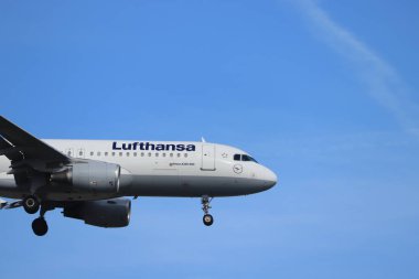 Amsterdam, Hollanda - 30 Mayıs 2019: D-Aizo Lufthansa Airbus A320