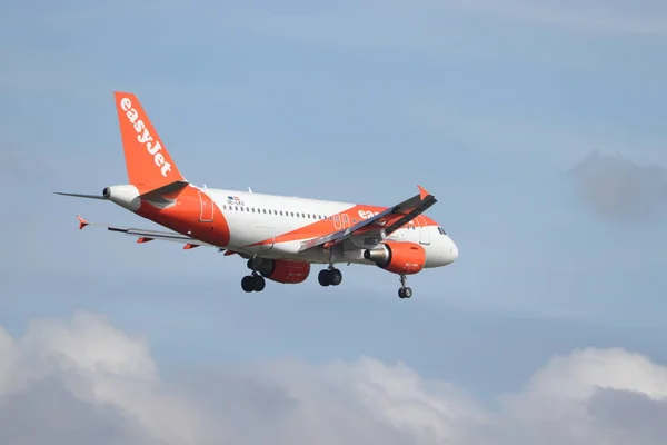 Amsterdam, Paesi Bassi - 30 maggio 2019: OE-LKG easyJet Europe Airbus A319-100 — Foto Stock