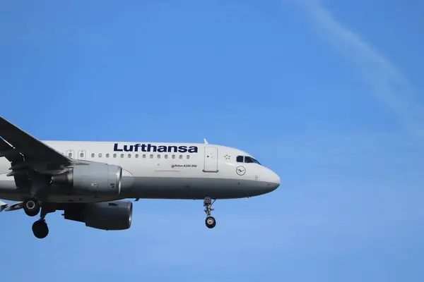 Amsterdam, Nederländerna-30 maj 2019: D-aizo Lufthansa Airbus A320 — Stockfoto