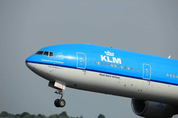 Amsterdam, Holandia - 2 czerwca 2017: Ph-Bvk Klm Boeing 777-300 — Zdjęcie stockowe