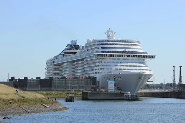 IJmuiden, Holandia - 10 września 2016: Msc Splendida — Zdjęcie stockowe