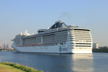 Velsen, Hollanda - 2 Temmuz 2015: Msc Splendida
