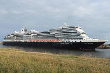 IJmuiden, Hollanda-Haziran 9 2019: Nieuw Statendam IJmuiden deniz kilidi bırakarak.