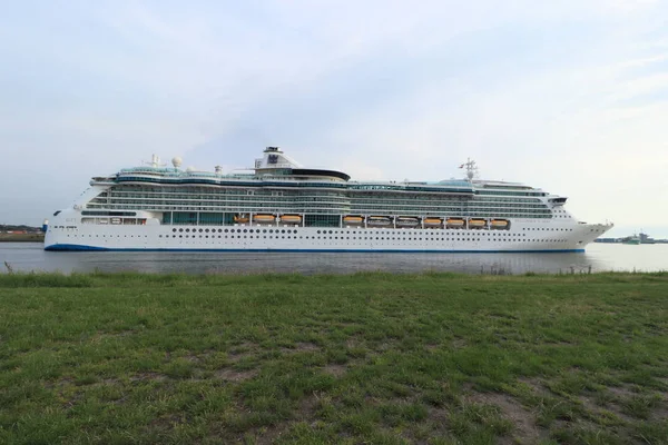 IJmuiden, Nederland-24 juni 2019: schittering van de zeeën — Stockfoto